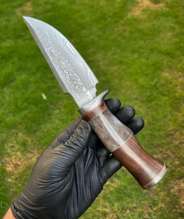 Premium Damascus Steel Hunting Knife – Handcrafted Precision and Durability