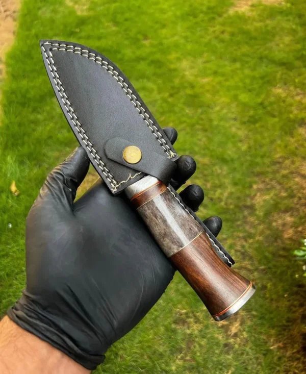 Premium Damascus Steel Hunting Knife – Handcrafted Precision and Durability - Image 4